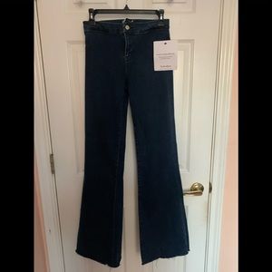 J BRAND Mid-Rise Wide Leg Jeans Retail: $198.